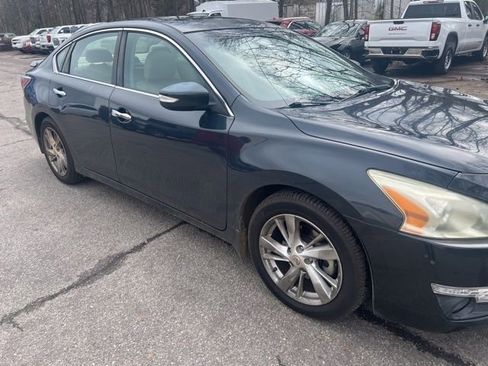 Used 2015 Nissan Altima 2.5 SL w/ Technology Package image 2