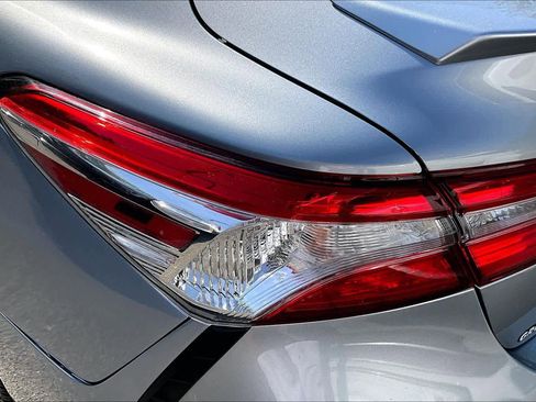 Used 2020 Toyota Camry SE FWD image 26