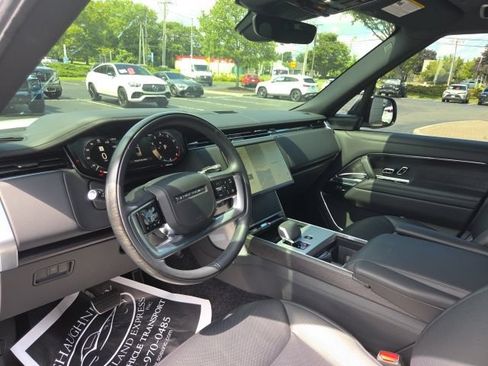 Used 2025 Land Rover Range Rover Long Wheelbase SE AWD/4WD image 7