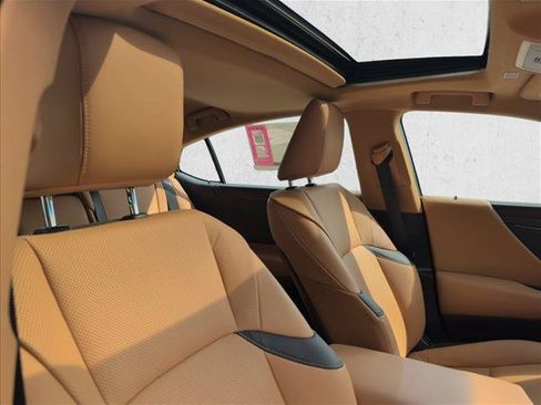 Used 2024 Lexus ES 350 w/ Premium Package FWD image 27