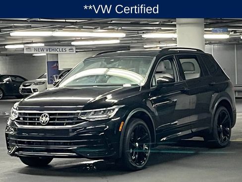 Used 2023 Volkswagen Tiguan SE R-Line AWD/4WD image 3