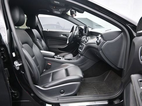 Used 2019 Mercedes-Benz GLA 250 GLA 250 image 32