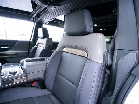 Used 2025 GMC Hummer EV 2X AWD/4WD image 25