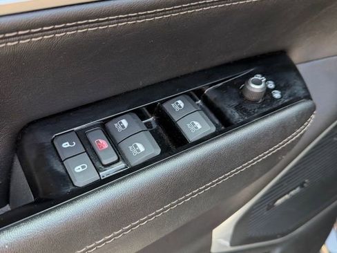 Used 2024 Jeep Wagoneer Series II AWD/4WD image 12
