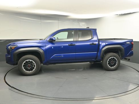 Certified 2024 Toyota Tacoma TRD Off-Road image 5