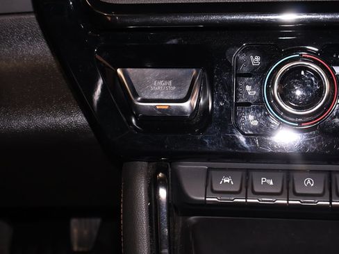 Used 2024 GMC Sierra 1500 AT4 w/ Technology Package AWD/4WD image 30
