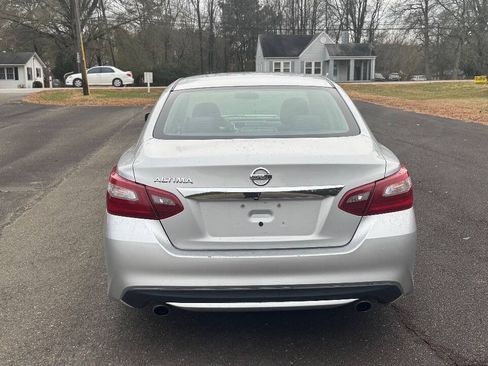 Used 2018 Nissan Altima 2.5 S w/ S Convenience Package FWD image 7