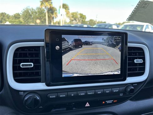 New 2025 Hyundai Venue Limited image 7