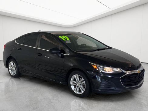 Used 2019 Chevrolet Cruze LT FWD image 47