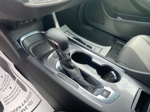 Used 2023 Chevrolet Malibu LT FWD image 28