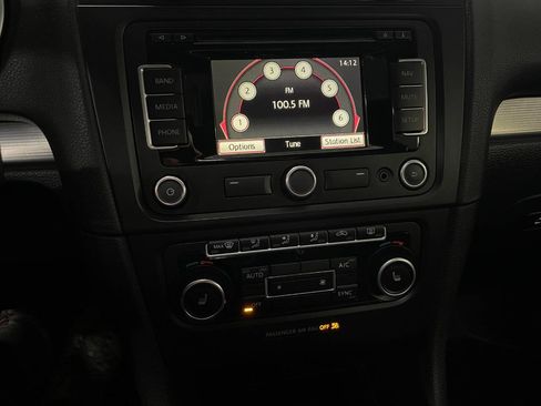 Used 2013 Volkswagen Golf R 2-Door image 29