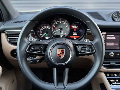 Certified 2025 Porsche Macan S image 19