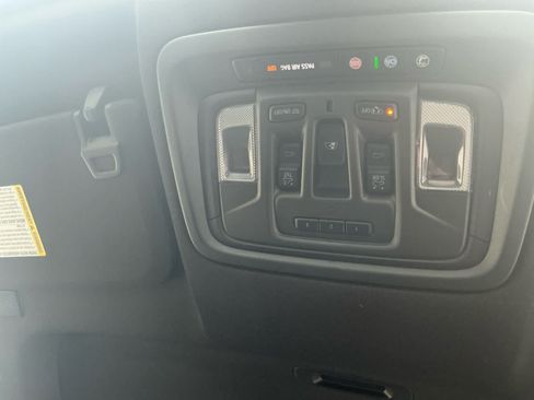 Used 2022 GMC Sierra 1500 AT4 w/ AT4 Premium Package AWD/4WD image 16