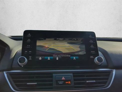 Used 2018 Honda Accord Touring image 20