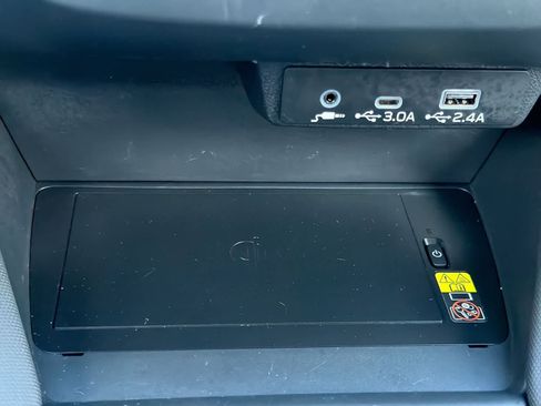 Certified 2025 Subaru Forester Premium image 33