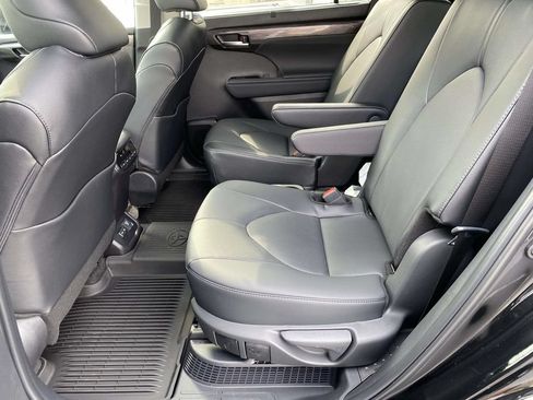 New 2026 Toyota Highlander Limited AWD/4WD image 10