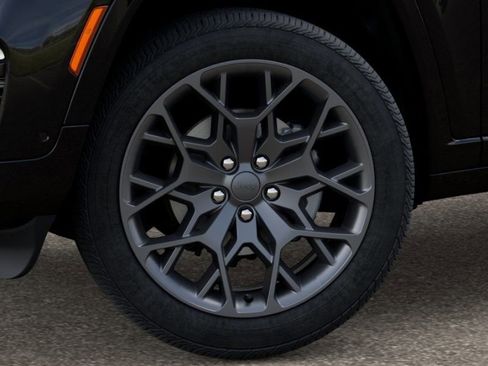 New 2025 Jeep Grand Cherokee Summit image 14