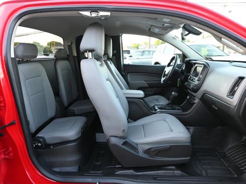 Used 2018 Chevrolet Colorado W/T w/ WT Convenience Package RWD image 34