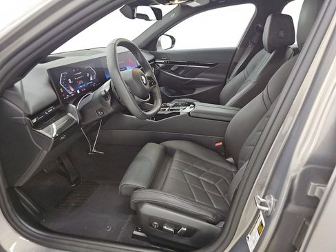 Used 2024 BMW 530i image 7