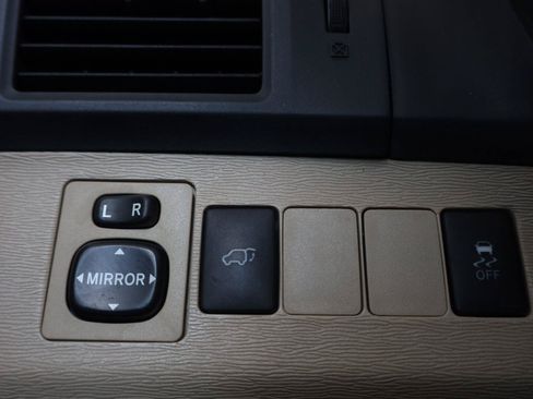 Used 2011 Toyota Venza AWD w/ Convenience Pkg image 35
