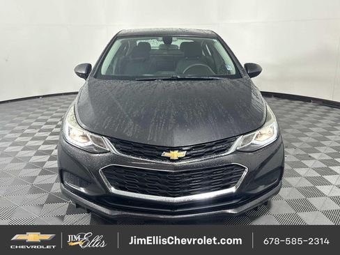 Used 2017 Chevrolet Cruze LT w/ Convenience Package FWD image 1