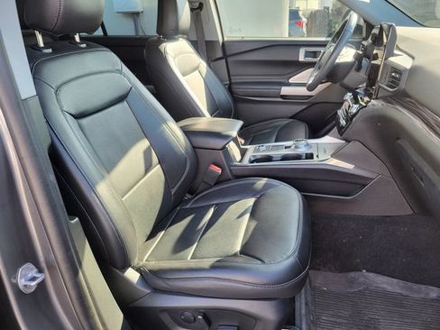 Certified 2023 Ford Explorer Limited w/ Hybrid Equipment Group 310A AWD/4WD image 11