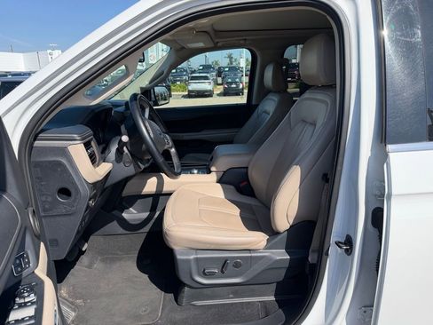 Used 2024 Ford Expedition Max Limited AWD/4WD image 5