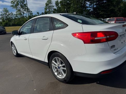 Used 2016 Ford Focus SE FWD image 10