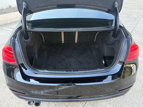 Used 2017 BMW 330i Sedan RWD image 11