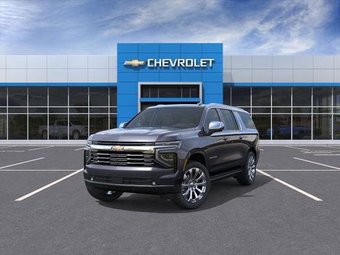 New 2025 Chevrolet Suburban Premier image 8