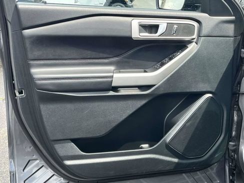 Used 2023 Ford Explorer XLT w/ Equipment Group 202A AWD/4WD image 14