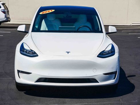 Used 2021 Tesla Model Y Long Range image 2