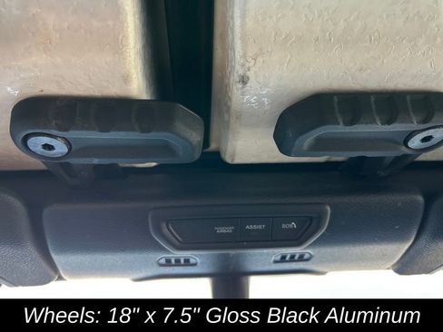 Used 2022 Jeep Wrangler Unlimited Sahara image 34