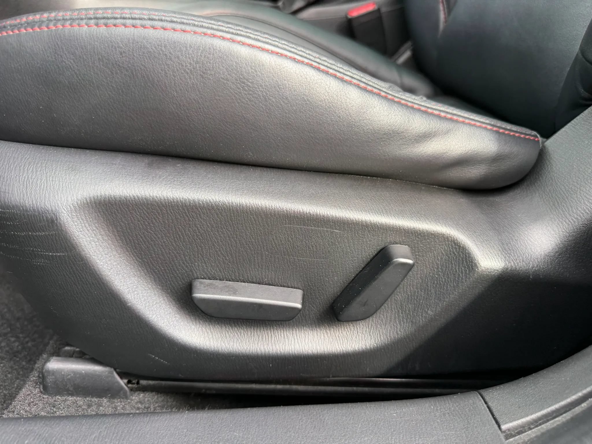 Used 2016 MAZDA MAZDA3 s Touring FWD image 38