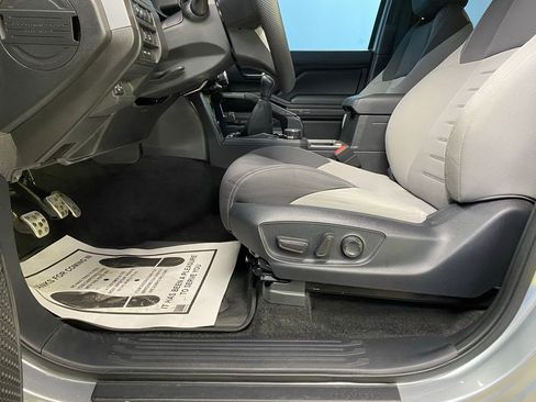 Used 2024 Toyota Tacoma TRD Sport image 16