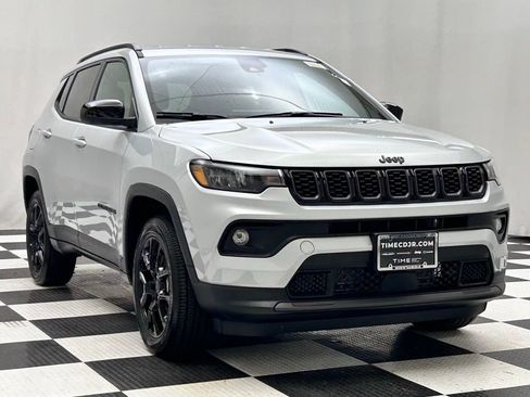 New 2026 Jeep Compass Latitude image 2