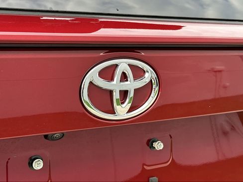 Used 2024 Toyota RAV4 XLE FWD image 16