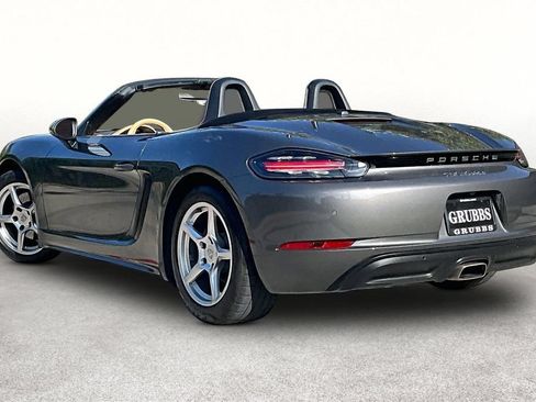 Used 2017 Porsche 718 Boxster RWD image 16