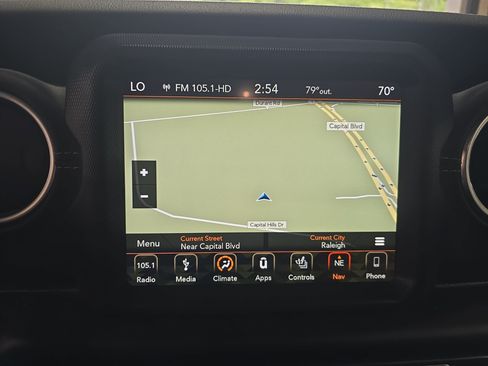 Used 2019 Jeep Wrangler Unlimited Sahara AWD/4WD image 21