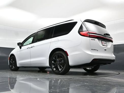 New 2026 Chrysler Pacifica Select w/ S Appearance Package AWD/4WD image 58