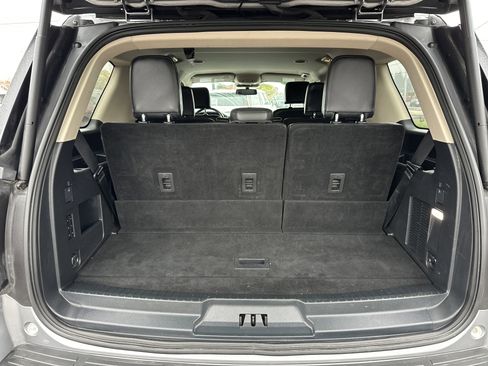 Used 2024 Ford Expedition XLT image 5