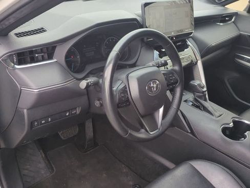 Used 2021 Toyota Venza XLE w/ Softex Package AWD/4WD image 2