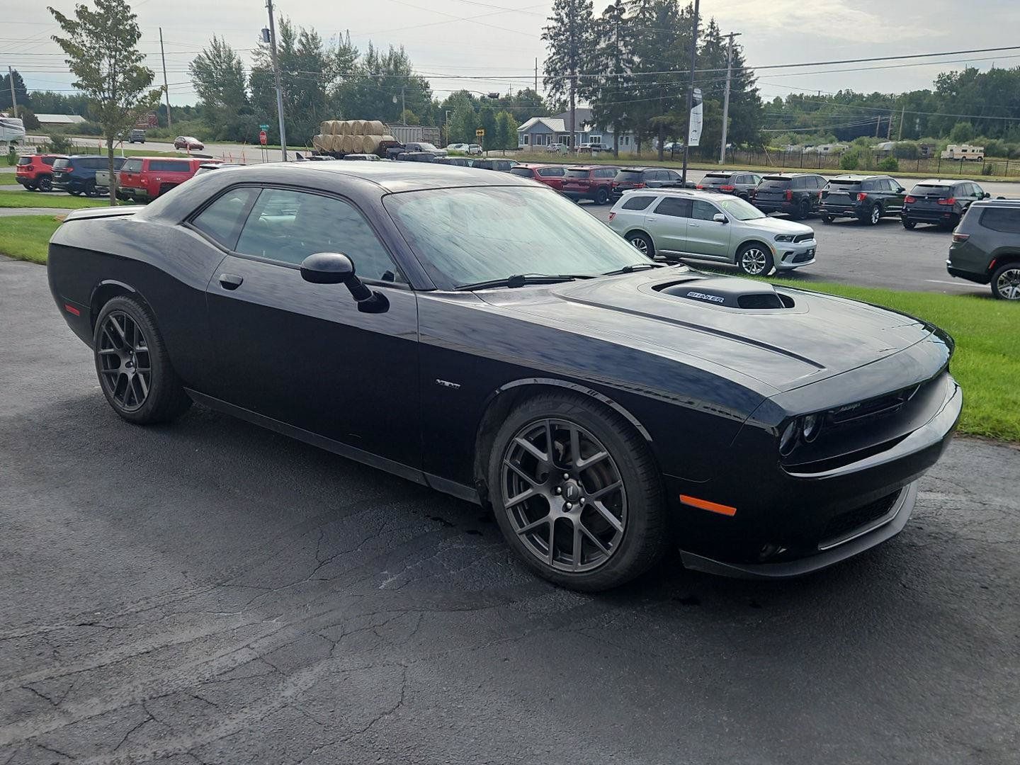 Used 2018 Dodge Challenger R/T Plus RWD image 5