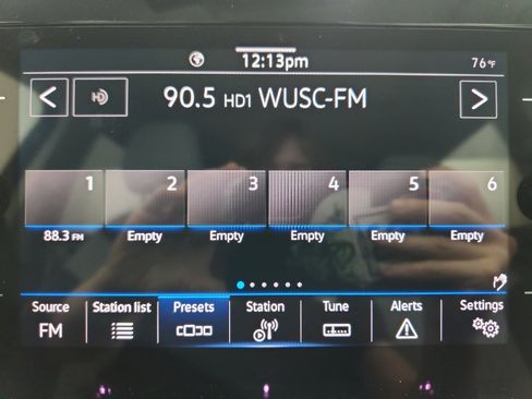 New 2026 Volkswagen Taos SE FWD image 18