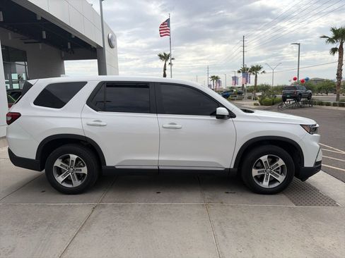 Used 2024 Honda Pilot EX-L image 6