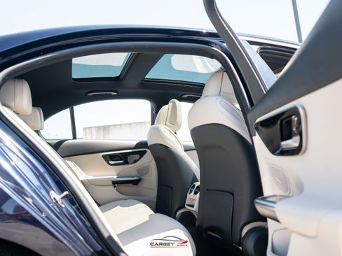 Used 2022 Mercedes-Benz C 300 4MATIC Sedan w/ Exclusive Trim Package image 19