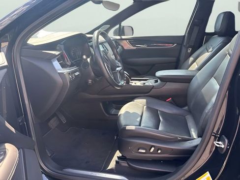 Used 2022 Cadillac XT5 Premium Luxury w/ Technology Package AWD/4WD image 13