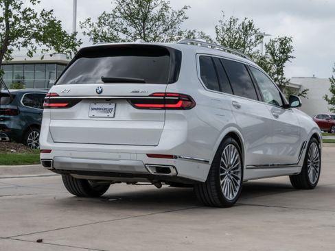 Certified 2025 BMW X7 xDrive40i w/ Executive Package image 9