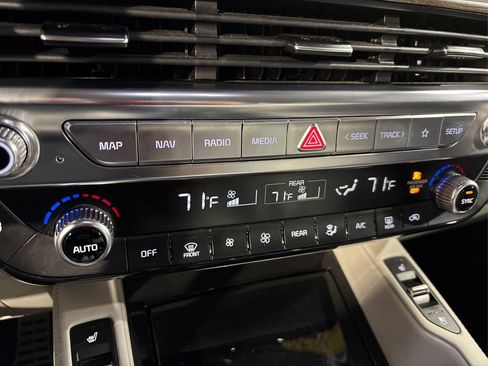 Used 2020 Kia Telluride SX w/ SX Prestige Package image 34