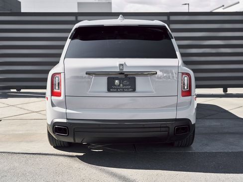 Used 2024 Rolls-Royce Cullinan Black Badge image 17